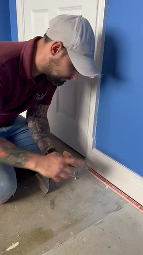 HOW TO UPLIFT GRIPPER - TOP TIP #carpet #flooring #homeimprovement #diy #carpetinstallation #shorts | Novas Definitely