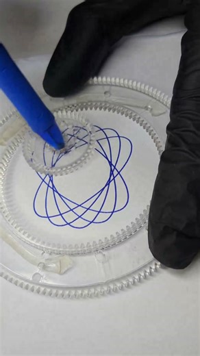 “Drawing Spirograph Patterns for 60 Seconds – So Addictive!”