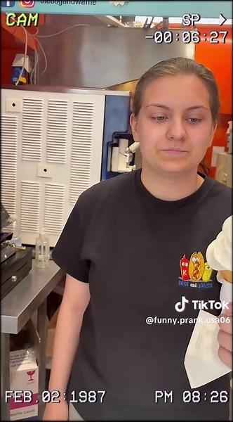 Top 🔟 funniest ice cream jokes 👇🏻👇🏻😂#prank #funny #fyp #viral #funnyvideos #foryou #foryoupage #viralvideo #lovetiktok #trending #funnyprank #scarecam #tiktok #scared