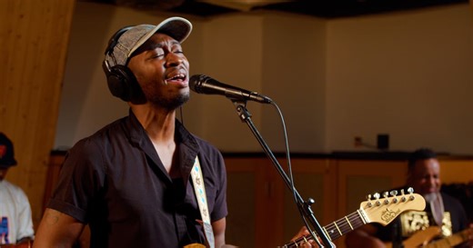 Video: Isaiah Sharkey Performs Live at Reverb