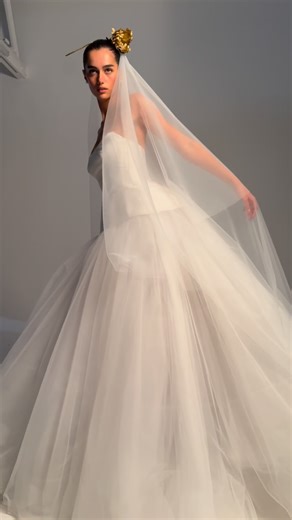 Beauty in Motion 🤍🤍 #moniquelhuillier #mlbride | Monique Lhuillier