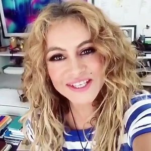 3.9K views · 180 reactions | PAULINA RUBIO FELIZ CON EL ÉXITO "TU Y YO" CON RAYMIX!!! | Universo POP music | Facebook