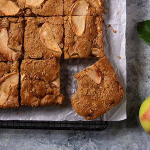Apple Cake Tray Bake