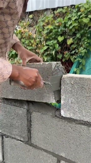 Mastering the Art of AAC Block Laying – Precision in Every Touch!