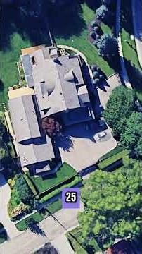 The simplicity of billionaire Warren Buffett's home will surprise you #wealth