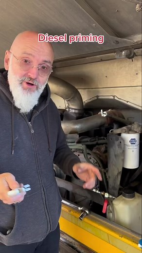 How to easily prime your diesel engine. #buslife #diesel #dieselmechanic