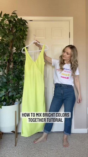 How to mix bright colors together #howtostyle #fashion101 #colorblock #colorfulstyle #stylingtips #colorfulfashion #petitefashionblogger #petitestyl #6078 | Trendist Fashion