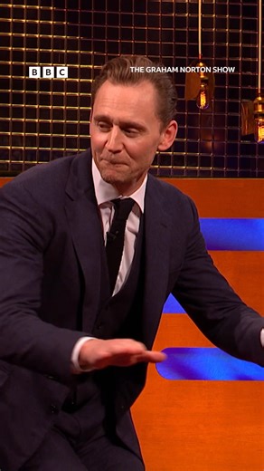 When Tom Hiddleston demoed his signature dance move 🕺 Throwback to when Tom Hiddleston revealed that the first hour of rehearsals for Shakespeare's Much Ado About Nothing is 'dance hour,' and gave a demo of his signature move. #TheGrahamNortonShow #GrahamNorton #TomHiddleston #Dancing #Throwback | BBC One
