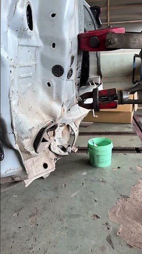 “Severe Rear-End Crash Repair with Blackhawk Frame Machine – Precise Pulling Technique” #carrepair