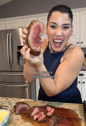 Comiendo como la pirámide alimenticia nos recomienda😏. #dietacarnivora #carnivore #carnivora #carnivorelifestyle #carnivorediet