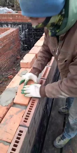 Brick Laying Techniques for a Strong Wall