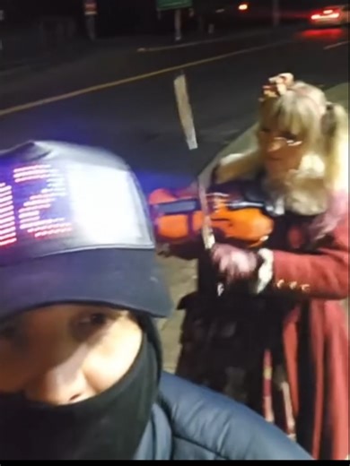 Noise Battle Christmas Eve - Portland ICE Facility Just before 10pm noise curfew #protests #ice #pdx #iceportland