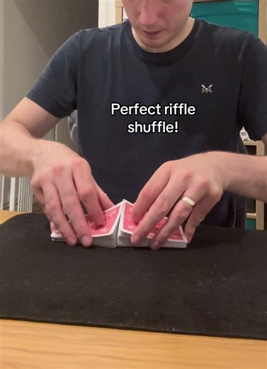Perfect Riffle Shuffle #magic #cards #cardistry #magician #fyp #shuffle #riffleshuffle #slowmotion