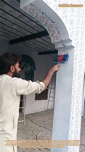 Impression Décorative Murale : Application de Motifs Floraux avec un Tampon Rouleau