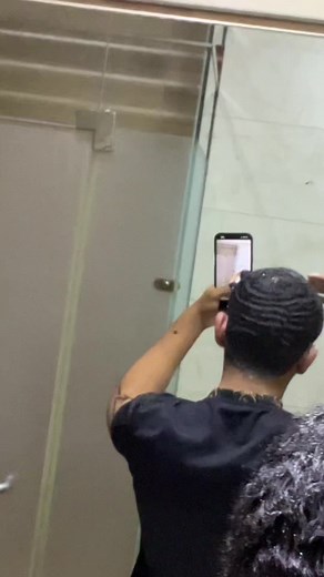 If you want to do wavy hair 🤝👌#wavyhair #wavyhairtips #wavyboats #waves #fyp #elbob #fypシ #foryou #shorthairstyle #bobbarber #viral #curly #haircutting