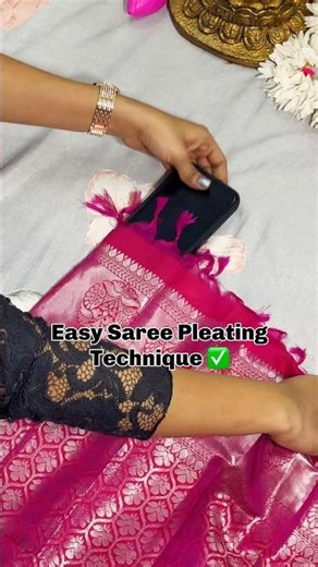 Perfect Saree Pleats Hack with Phone 📱 Easy Draping Trick | Swaya World | Swaya Official #SareeHack