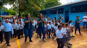  Nuestra historia: el cambio que inspira educación ✨ — Parte 2 La directora cuenta cómo, durante el primer remozamiento, el gobierno aportó materiales y la Municipalidad la mano de obra ‍♂️. #ApoyoALaEducación #ColinasDeMagnolia #TrabajoEnEquipo #Coatepeque. | REC Master | Facebook