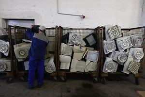 Experts discover security flaw so dangerous every phone might need to be redesigned