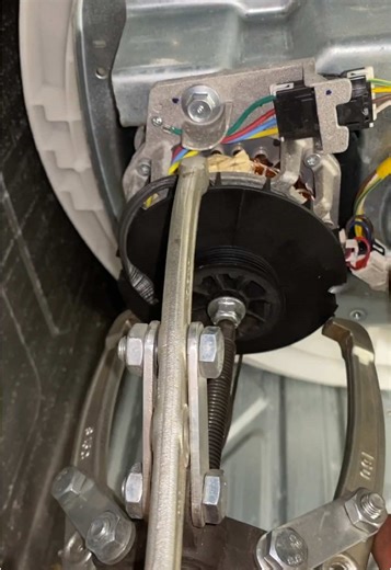 Fixing a washer that had a bad agitator and belt issue. #HandsomeOrHandy #ApplianceRepair