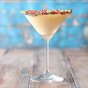 Celebrating this weekend? The Birthday Cake Cocktail is just what you need ... | New Idea Food