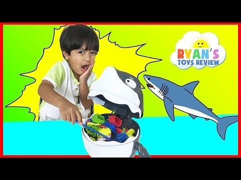 Family Fun Game Night Shaky Shark Animal Planet with Egg Surprise toys