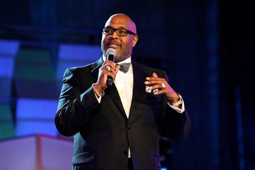 Pastor Went Viral for Appearing to Confront Church Member Over $1,200 Donation, but She Says He 'Did Not Rebuke Me'