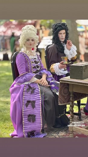 Who's ready for Renaissance Fest season? Where is your Home Ren festival? Check out these awesome Ren costumes! . . . . . . Photo photos by #orangegofish Instagram.com/orangegofish | G33k-hq