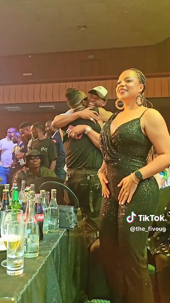 Bebe cool and zuena had really good time 😍😍 Laba love gwe 😘 #foryoupage #viralvideo #the_fiveug #kampala_tiktokers #tiktokeruganda🇺🇬🇺🇬 #bebecool #kissing #zuena