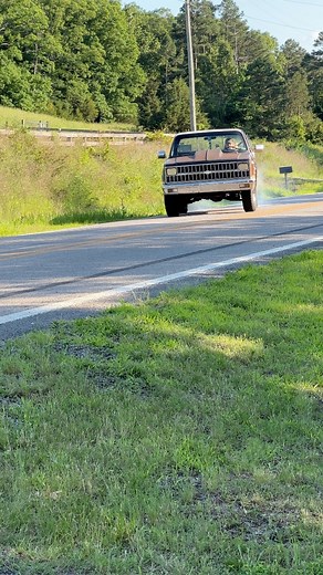 248K views · 4K reactions | Chevy does a burnout while the ford is broke down #chevy #ford #burnout #v8 | Matt Mckinzie | Facebook