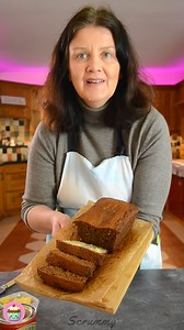 Treacle and Ginger Loaf Cake 🍞🍯 This treacle and ginger loaf cake is one I grew up with. It is my mum’s recipe, and it truly improves with time, becoming richer and more flavourful the longer it is left. It was a regular bake at home, especially at the weekend when there were always visitors calling in. I have added sultanas soaked in orange juice and some crystallised ginger. Both are optional, but they add extra moisture and warmth without overpowering the traditional flavour. The full recip