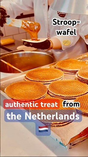 How are real Dutch Stroopwafels 🧇 Made? #netherlandsfood #stroopwafel