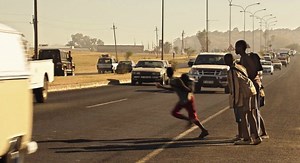 "Save Kids Lives" : le clip choc de Luc Besson pour la sécurité routière des enfants