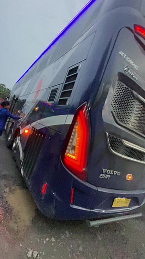 900K views · 7.3K reactions | “KAK NASHA KAK NASHA  PRAMUGARI #BUS #INDORENT #LAKSANA #VOLVO (JAKARTA-JOGJA)(JAKARTA-SOLO) | Foto Video Bus | Facebook