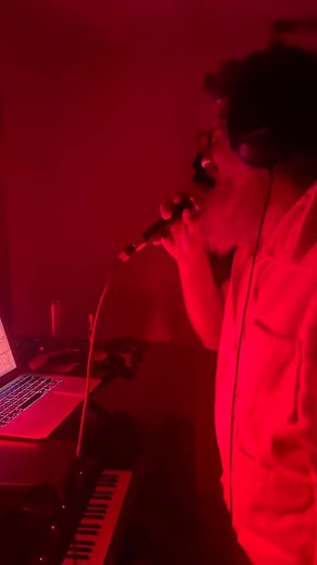 G&G are back in our home recording studio working on our next release… what song do you think we might be recording? What song do you want us to record? If you haven’t heard our music on major streaming platforms, find it all here: www.gershonemusic.com/music And yes, we are circadian devotees with red light at night and blue blockers on in front of our screen. #recording #song #teaser #circadian #gershoneandgina #music #livemusic #bliss #devotion #experience #collaboration #bhakti #sacredsound 