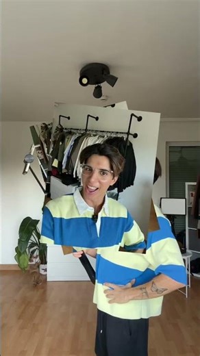 But first: Let me take a Selfie. 📷😎