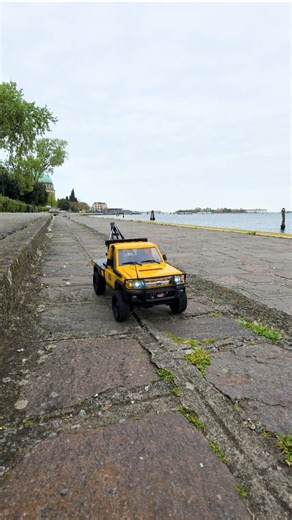 In the flow of time #rccrawler #venice #hyperlapse #rccar #speedramping