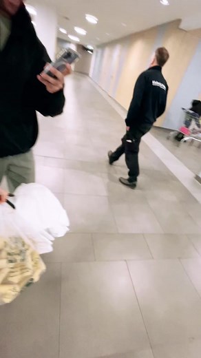 Fragrance On The Go #jeremyfragrance #fragrancearmy #recognized #fyp #fragcomm #inthestreets #reaction #sotd #allwhite #streetinterview #fan #fans #selfie