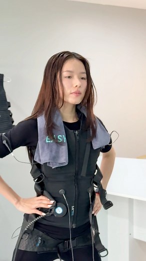 EMS training⚡ Fast⚡ Effective⚡ Perfect for busy people with less time to work out. ការបណ្តុះបណ្តាល EMS⚡ មានប្រសិទ្ធភាពលឿន⚡ ងាយស្រួល⚡ ល្អឥតខ្ចោះសម្រាប់មនុស្សដែលពិបាករកពេលវេលាហាត់ប្រាណ #Cambodia #phnompenh #emstraining #workout #health | EasyFit by EMS