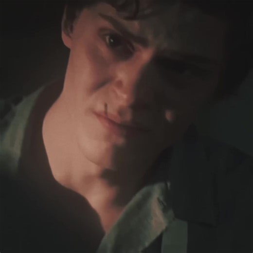 Evan Peters en AHS: Asylum - Brayden va por todo
