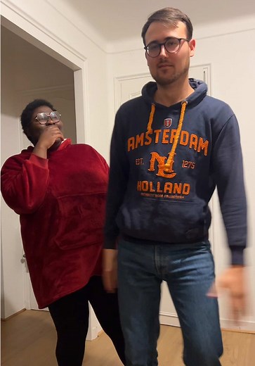 Le Touché de Béranger : Une Danse en Couple