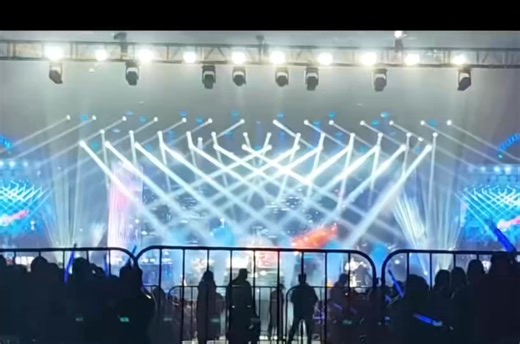 𝗣𝗿𝗼𝗳𝗲𝘀𝘀𝗶𝗼𝗻𝗮𝗹 𝗮𝗻𝗱 𝗥𝗲𝗹𝗶𝗮𝗯𝗹𝗲 𝗟𝗘𝗗 𝗱𝗶𝘀𝗽𝗹𝗮𝘆 𝘀𝗰𝗿𝗲𝗲𝗻 𝘀𝘂𝗽𝗽𝗹𝗶𝗲𝗿 Tired of screens that fail, lag, or fade? 😩 Our LED displays check all the boxes: ✅ 24/7 stable performance (no more ad interruptions!) ✅ Brightness auto-adjusts for outdoor/indoor clarity ✅ Remote content updates fast after-sales support Trusted by concerts, sports events, and smart cities worldwide 🌍 Pay for quality, not headaches—invest in a display that works as hard as you do. 🔗 Click the