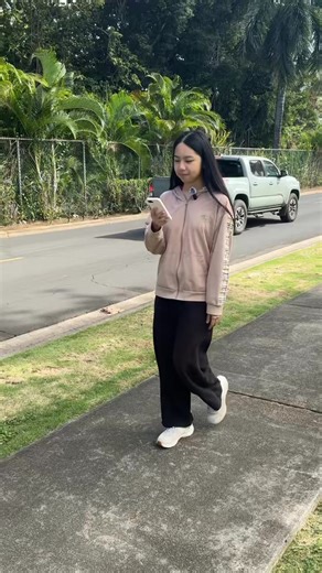 BYU–Hawaii Admissions on Instagram: "Aloha Fall 2026 Applicants! 🌺 The Fall 2026 application deadline is coming up, make sure to properly submit your application! This means paying the $35 fee AND clicking the ‘submit’ button. A “completed” application does NOT mean it is submitted, and paying the fee does NOT automatically submit your application. Please make sure you click the submit button before the deadline on February 1st! For those who have applied before, you do not need to pay the fee