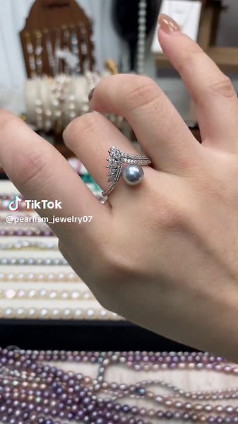 Who’s like to be a queen? #pearlism #pearl #beauty #jewelry #ring | Pearl Ring