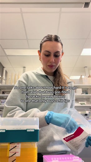 actually missing those pre-filled tip racks now #cluelesslabgirlies #womeninstem #labtok #molecularbiology #academia #sciencestruggles #research #phdstudent #researchlife