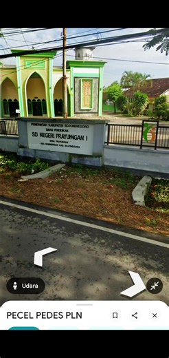masih di Prayungan perempatan rumah kosong masih ketimur ada perempatan lagi tapi sudah ditutup aksesnya ada yang bisa jelasin mimin belum tau kenapa kebijakan pemerintahan atau gimana soalnya banyak kejadian di gang menuju selatan rel banyak yang ditutup karena gang kecil mohon maaf jika ada kesalahan kata yang saya sampaikan saya🙏 #sumberrejo_bojonegoro #prayungansumberrejo #bojonegoro #fyp