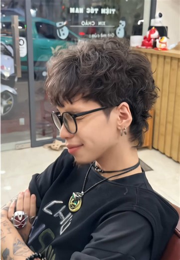 Layer Mullet Uốn Xoăn Rối Mới Nhất Cho Nam