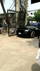 270K views · 8.3K reactions | The Only Rolls Royce Wraith with Glossy Mirror and Satin Black Attire from Bangladesh! ⚜️ Video courtesy : Anas Hossain ⭕Join Our Group : Car BUY/SELL by : BDCarZz | BD CarZz | Facebook