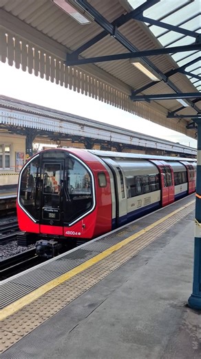 New Piccadilly Line 2024 Stock passes through Turnham Green