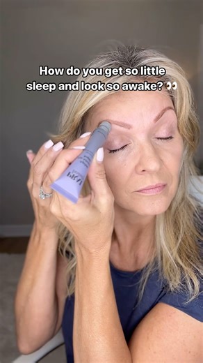 ✨ Catch up on your beauty sleep with our Ageless Eye Advanced Repair! This potent serum diffuses, brightens, and smoothes fine lines and wrinkles around your eyes. Look wide awake, no matter how much sleep you get. 🌙✨ #UndereyeCircles #EyeBags #DarkCirclesTreatment #Depuff #PRAI #PraiBeauty | PRAI Beauty