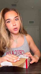 Unboxing Kendall Jenner’s Digital Camera Canon Elph 360